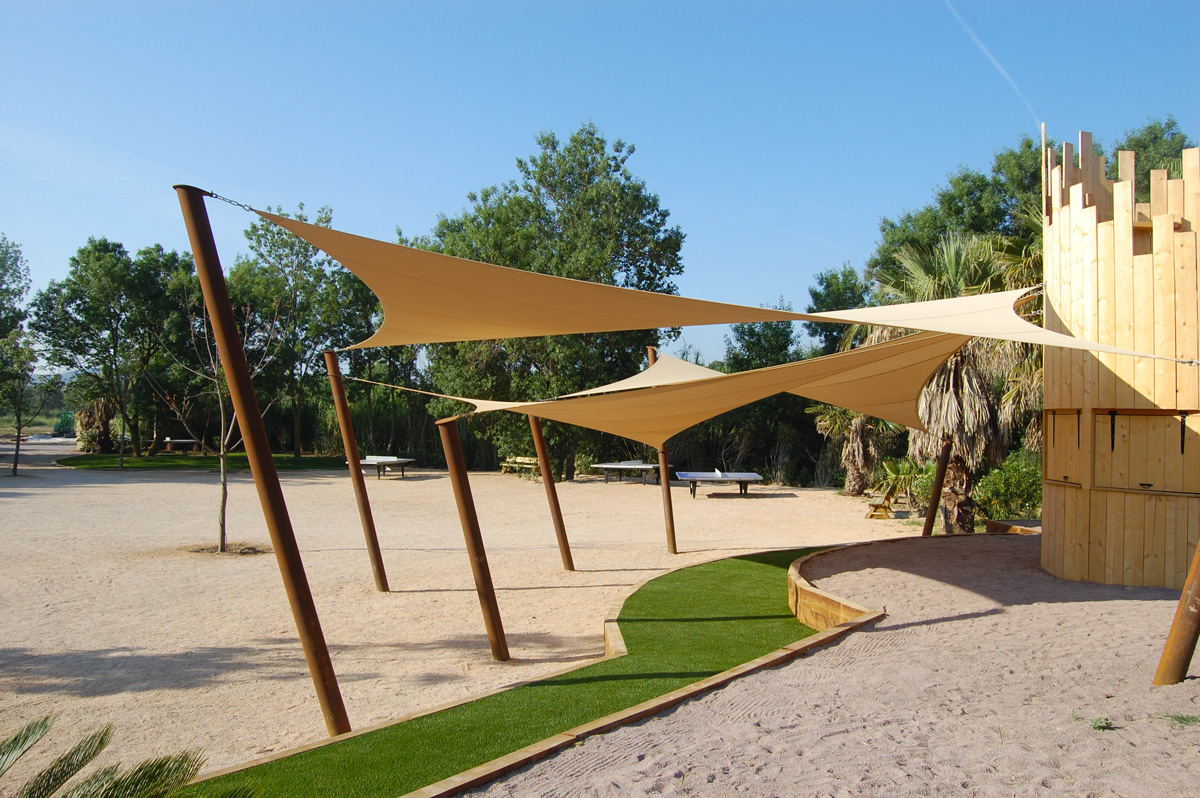 Surface ombragée: 87m2, Textile: HDPE, Lieu: Var