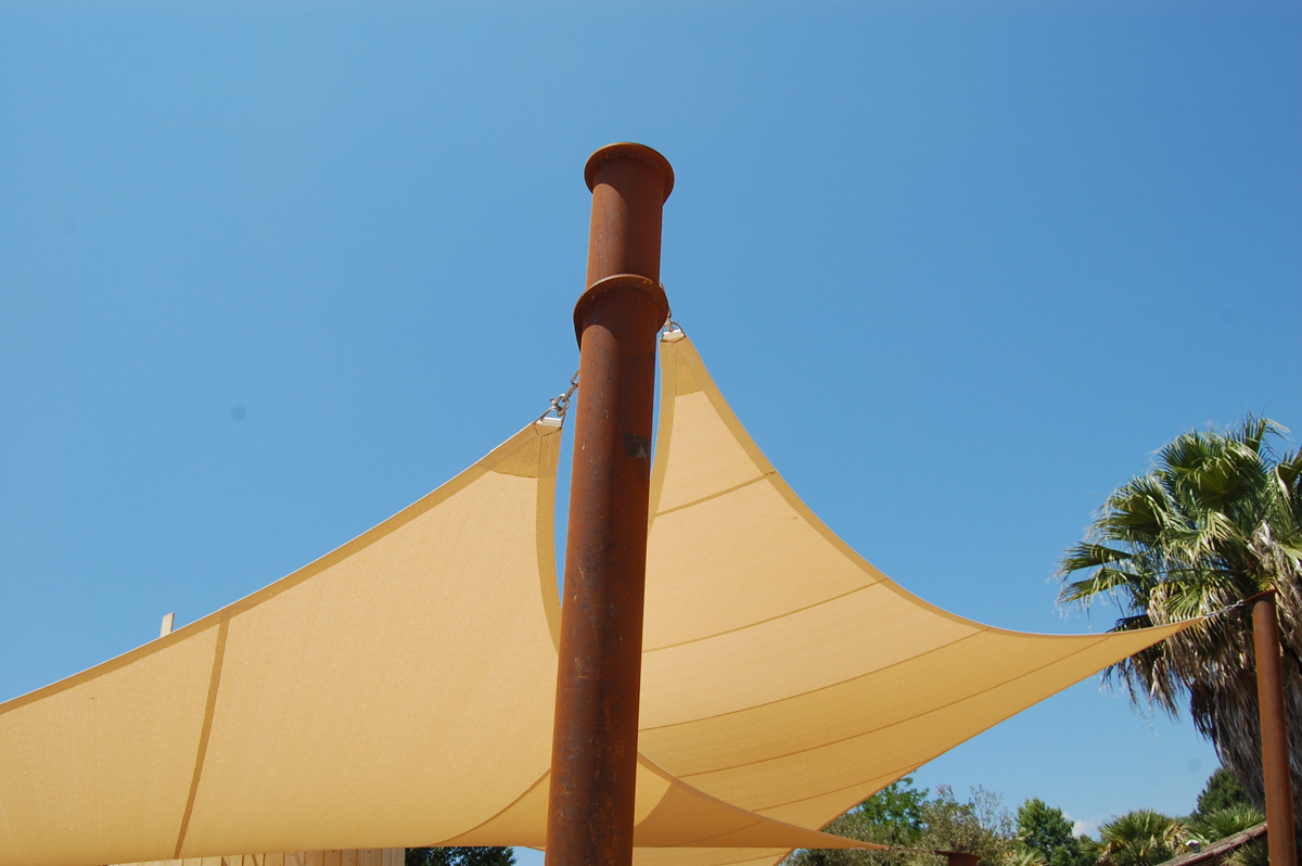 Surface ombragée: 87m2, Textile: HDPE, Lieu: Var