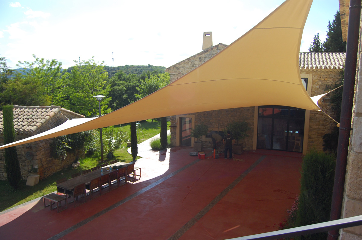 Surface ombragée: 108m2, Textile: STAM 6002, Lieu: Gard