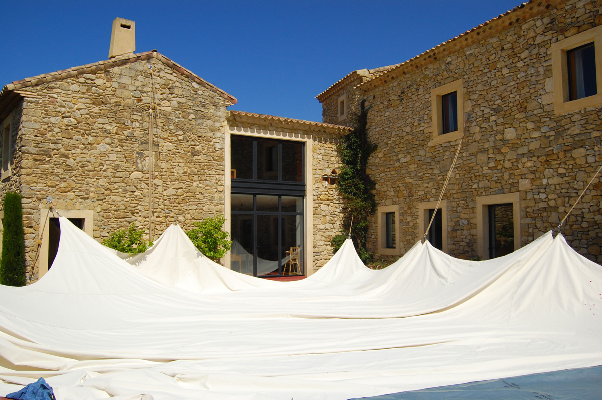 Surface ombragée: 108m2, Textile: STAM 6002, Lieu: Gard