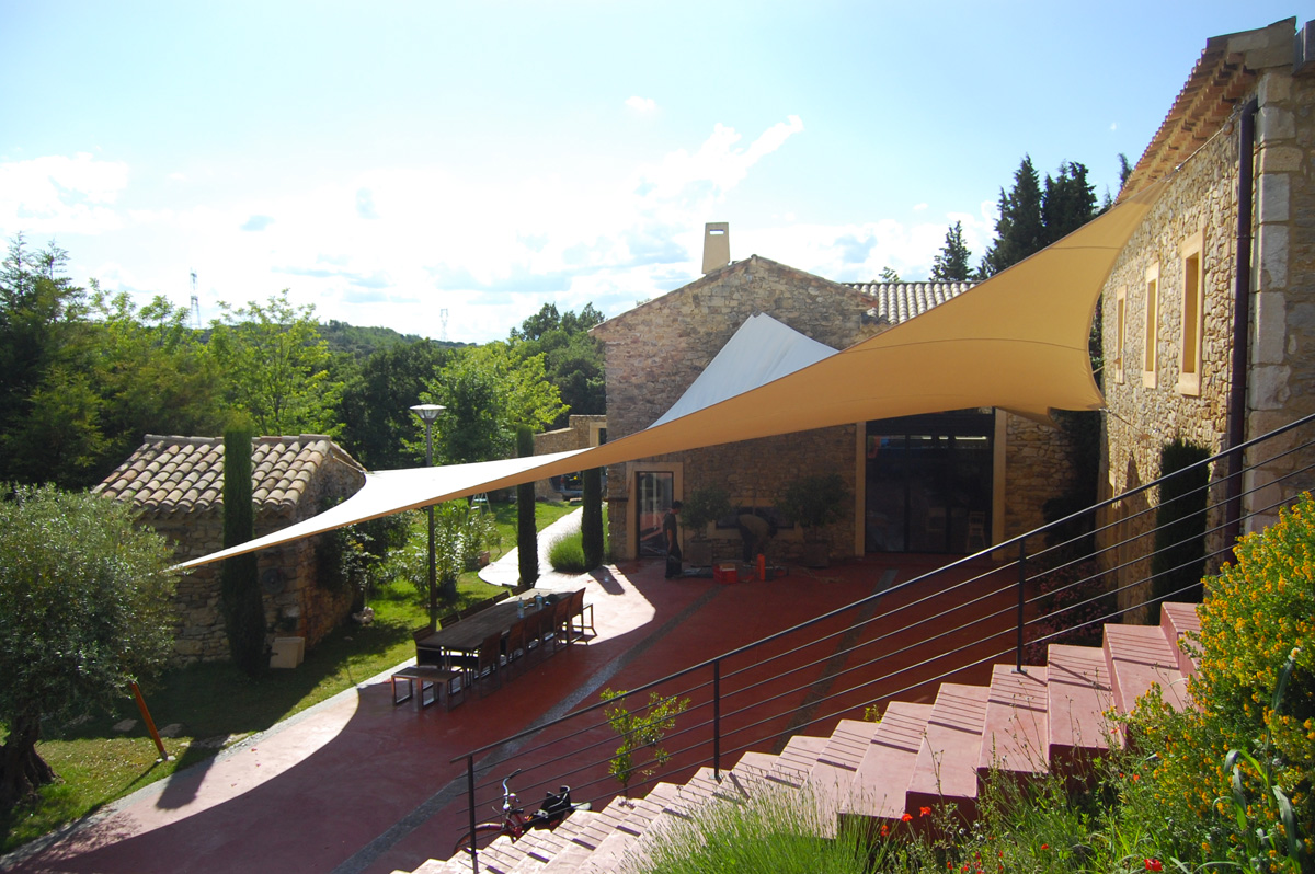 Surface ombragée: 108m2, Textile: STAM 6002, Lieu: Gard