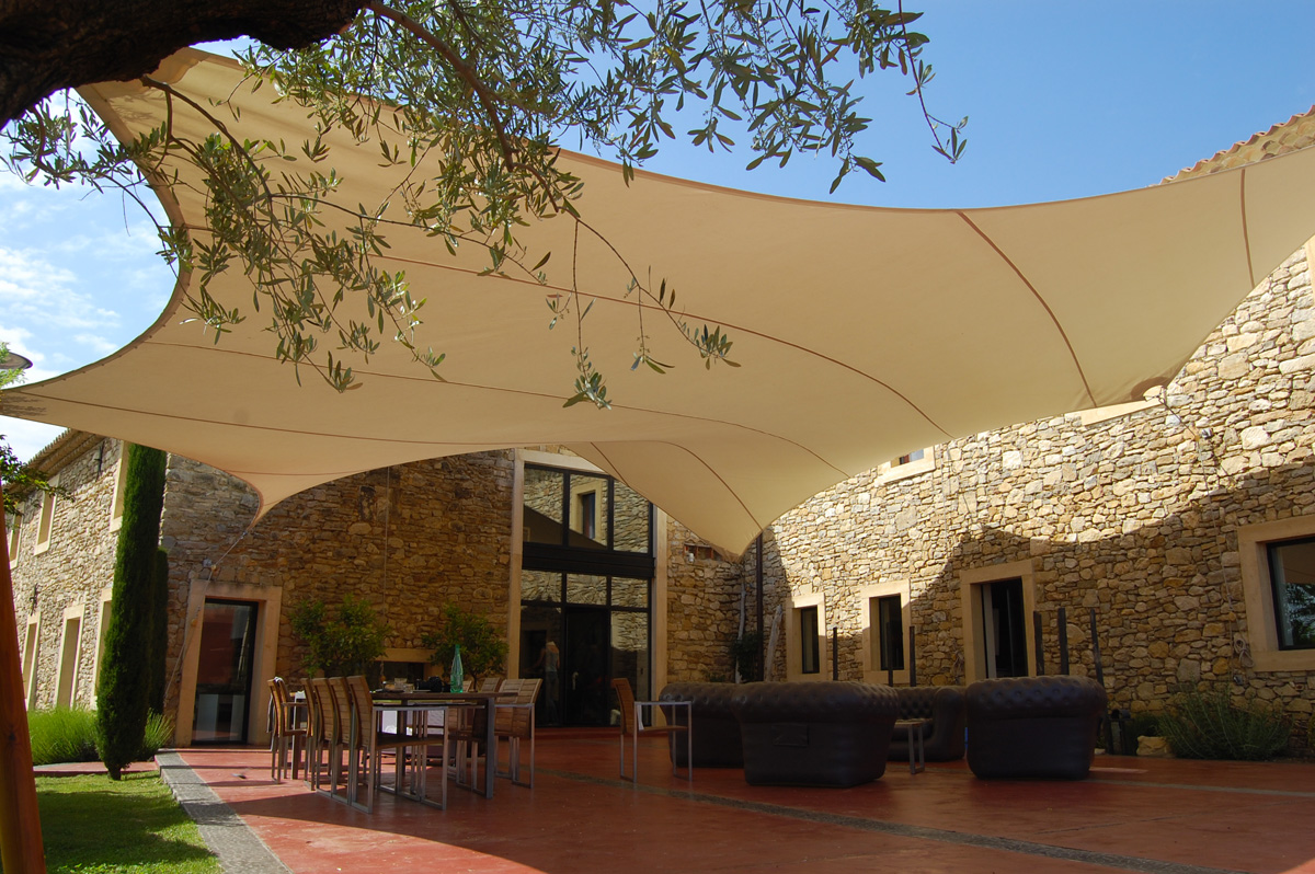 Surface ombragée: 108m2, Textile: STAM 6002, Lieu: Gard