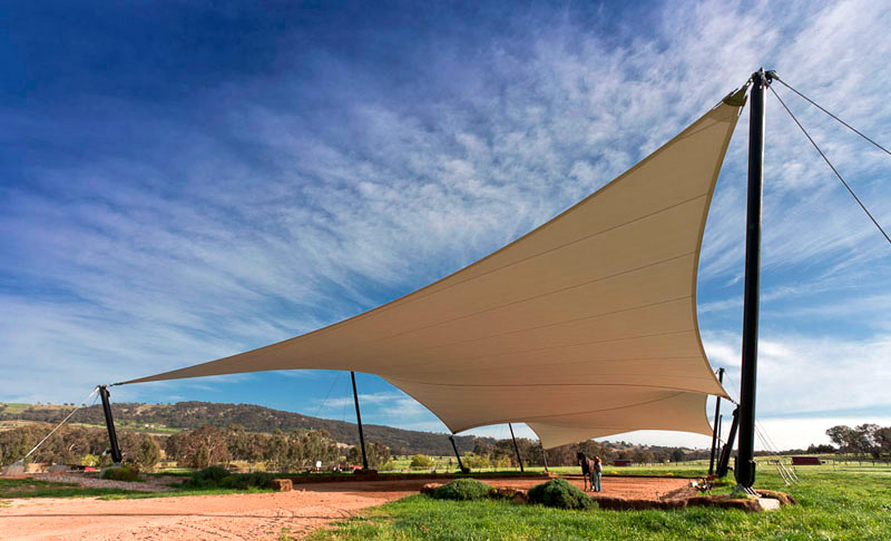 Surface ombragée: 1500m2, Textile: STAM 6002, Lieu: Australie