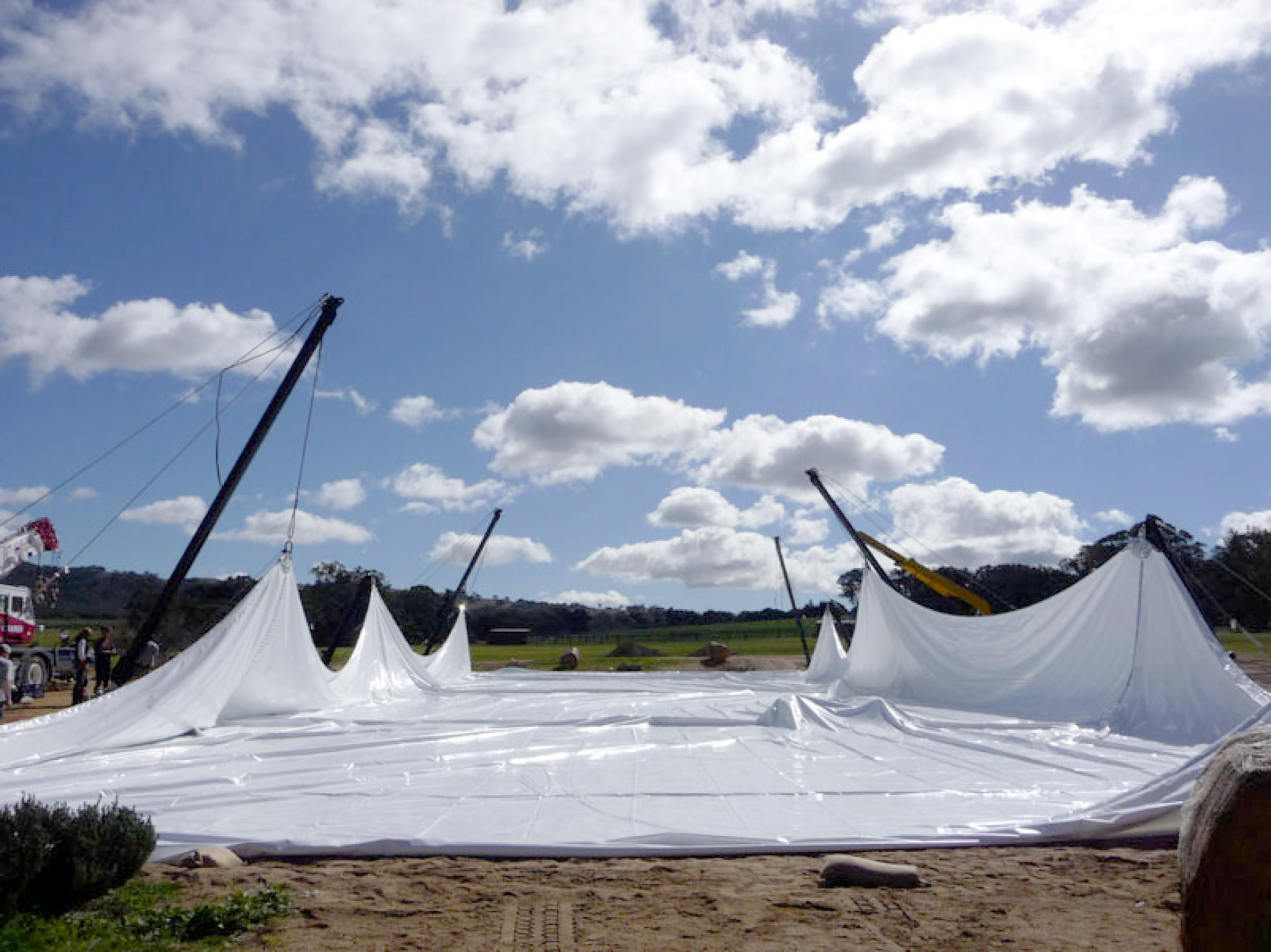 Surface ombragée: 1500m2, Textile: STAM 6002, Lieu: Australie