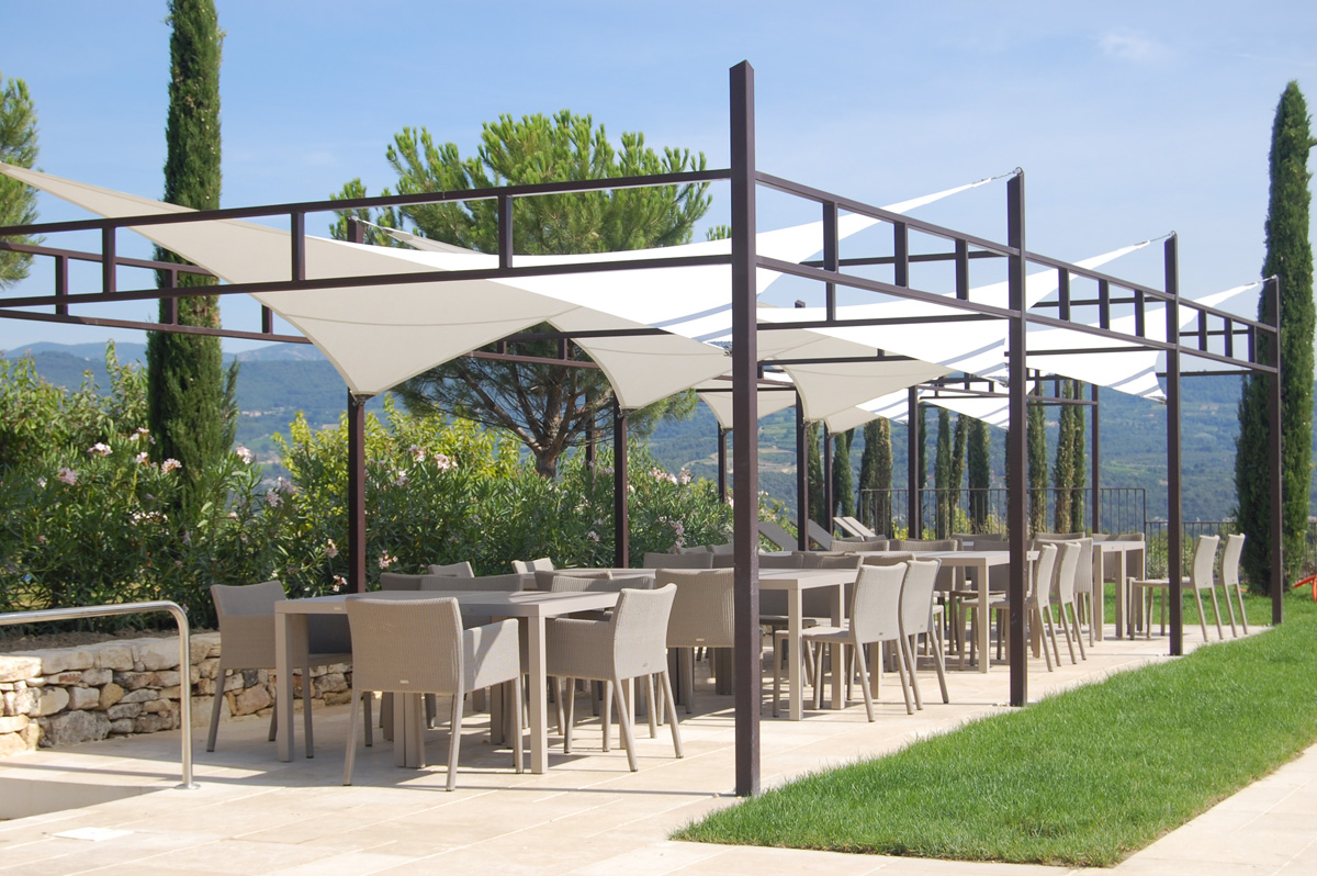 Surface ombragée: 58m2, Textile: Soltis 52, Lieu: Vaucluse