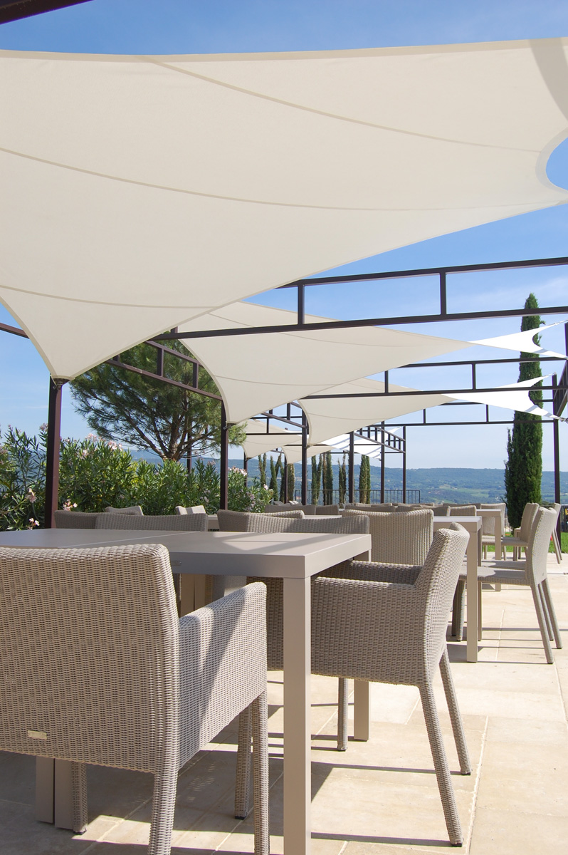 Surface ombragée: 58m2, Textile: Soltis 52, Lieu: Vaucluse