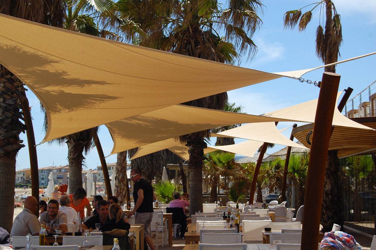 Surface ombragée: 87m2, Textile: HDPE, Lieu: Var
