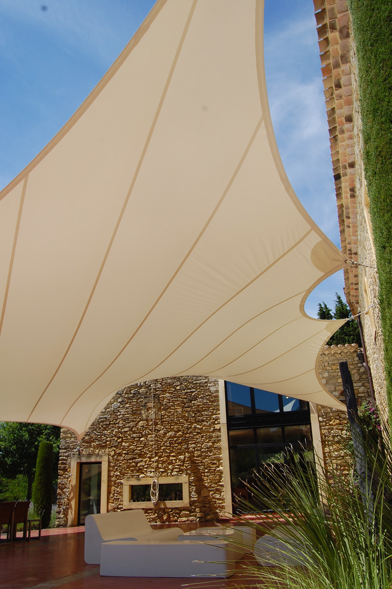 Surface ombragée: 108m2, Textile: STAM 6002, Lieu: Gard