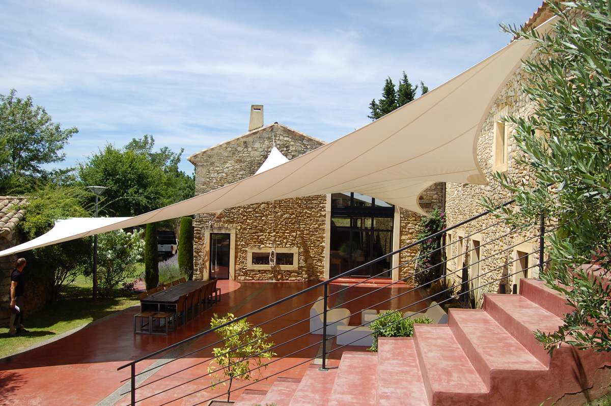 Surface ombragée: 108m2, Textile: STAM 6002, Lieu: Gard