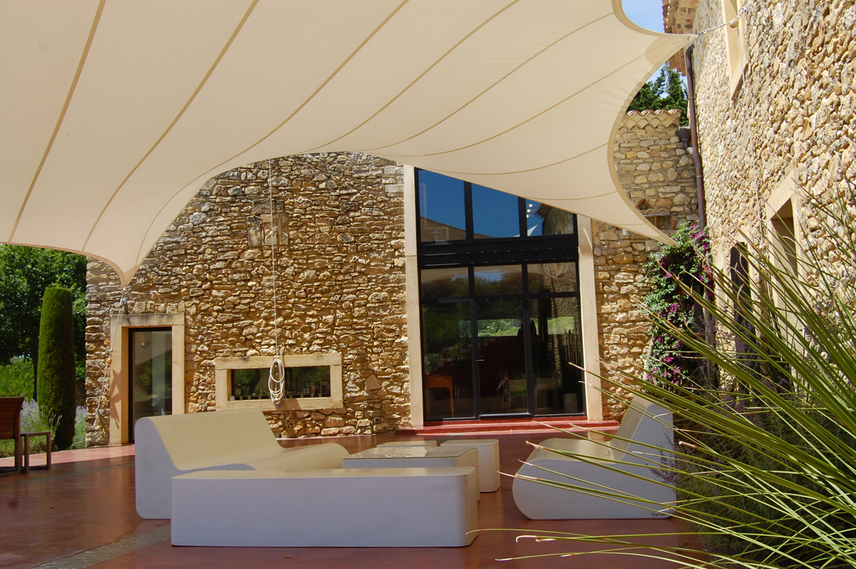 Surface ombragée: 108m2, Textile: STAM 6002, Lieu: Gard