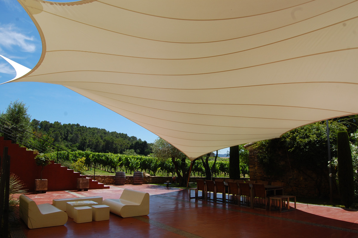 Surface ombragée: 108m2, Textile: STAM 6002, Lieu: Gard