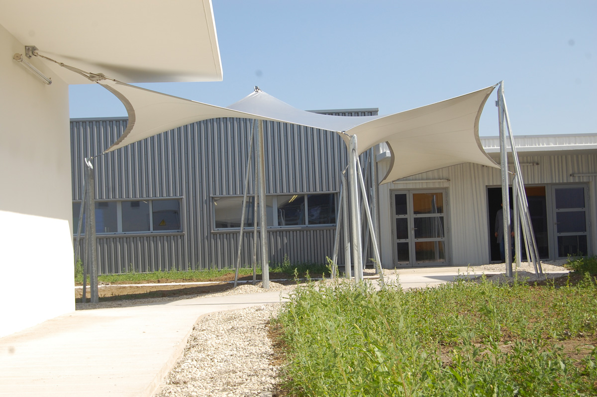 Surface ombragée: 33m2, Textile: STAM 6002, Lieu: France