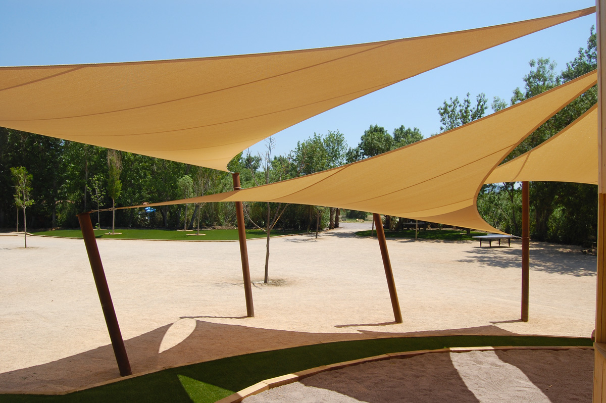 Surface ombragée: 87m2, Textile: HDPE, Lieu: Var