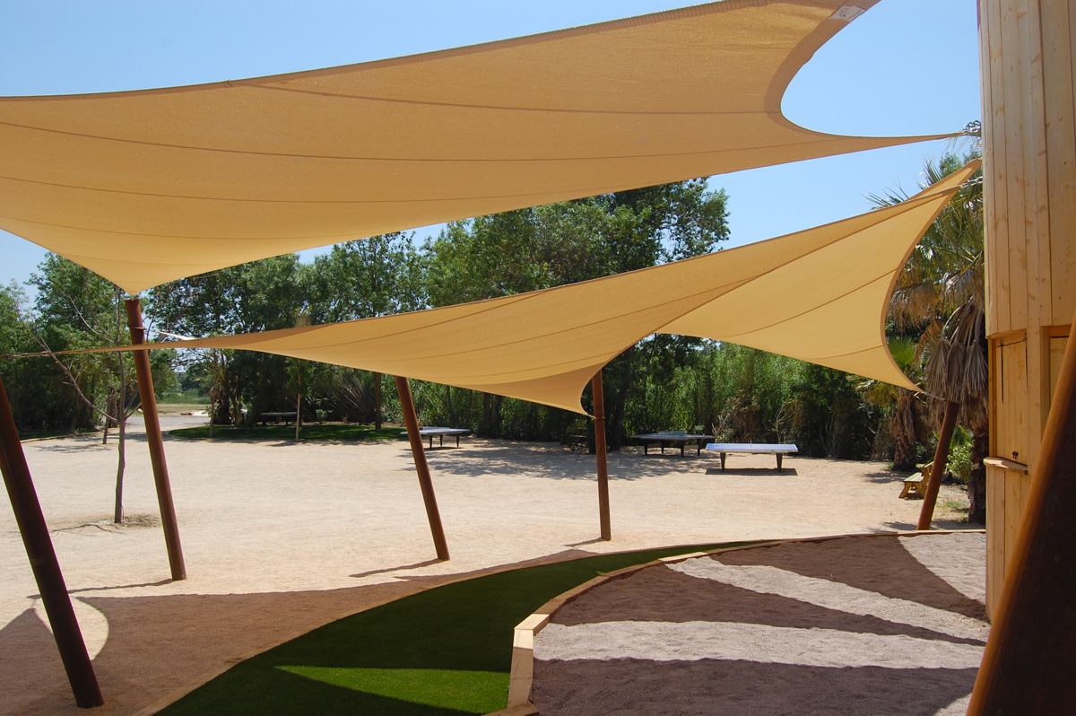 Surface ombragée: 87m2, Textile: HDPE, Lieu: Var
