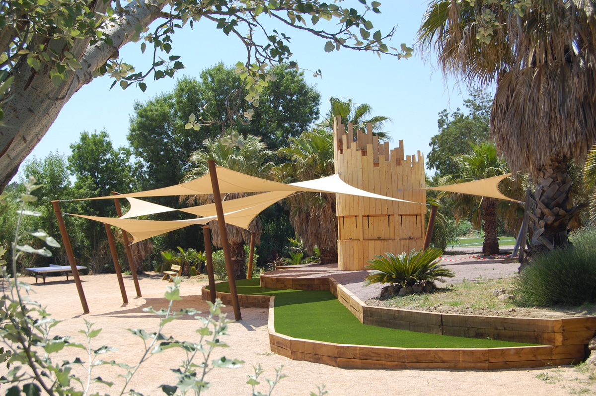 Surface ombragée: 87m2, Textile: HDPE, Lieu: Var