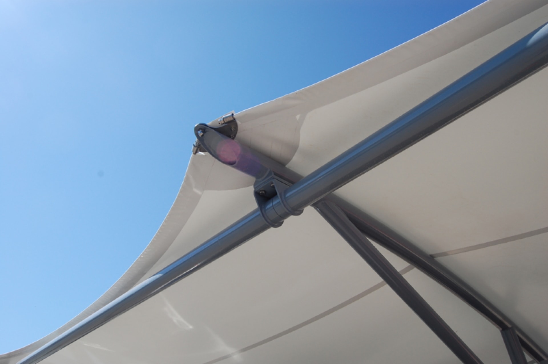 Surface ombragée: 50m2, Textile: STAM 6002, Lieu: Vaucluse