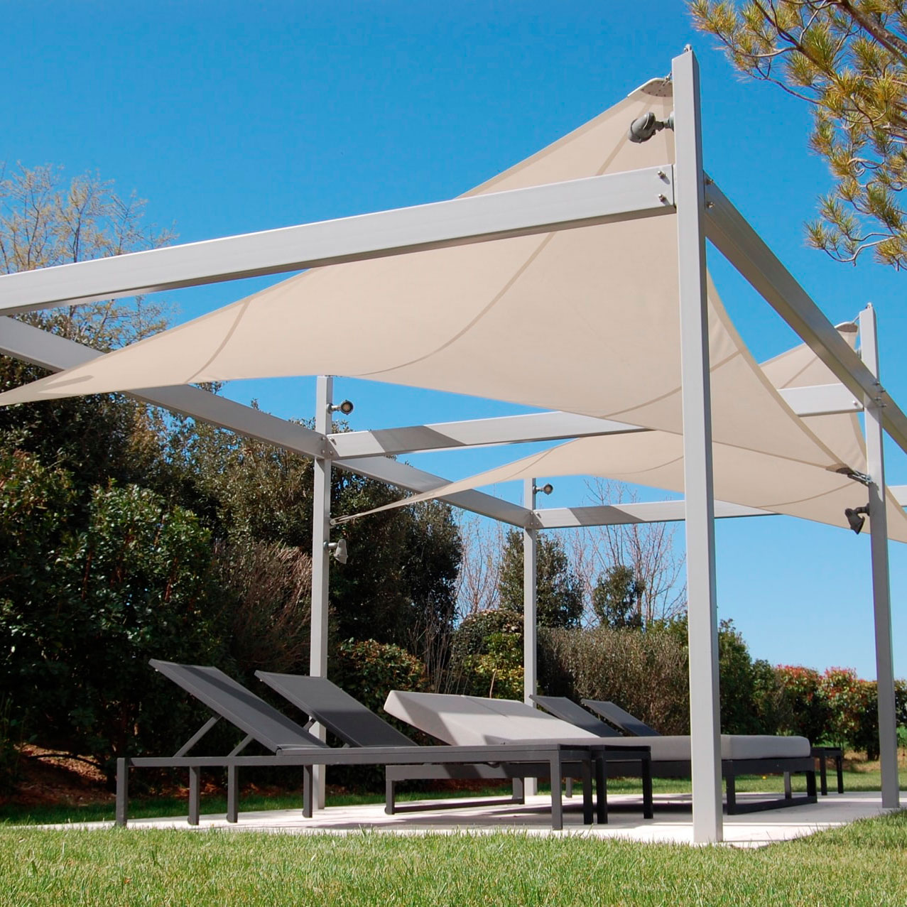 23m2<br>HDPE<br>France<br>2012