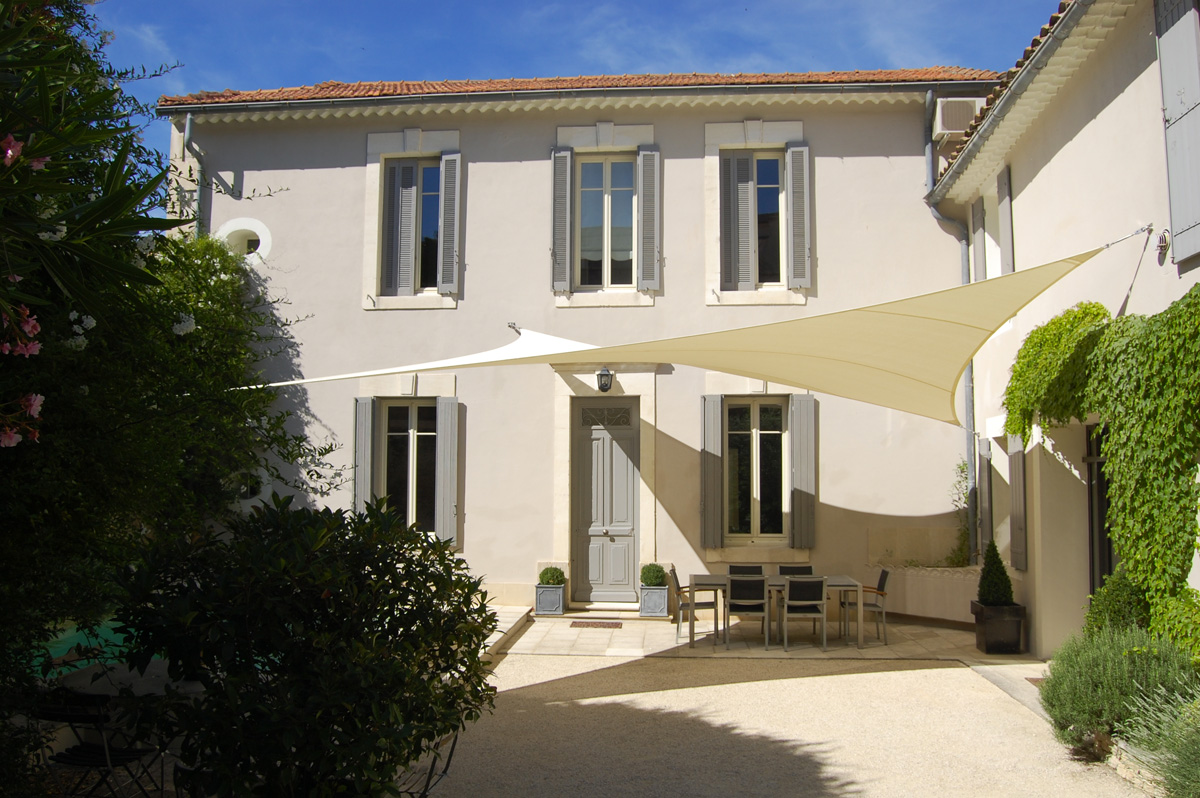 Surface ombragée: 32m2, Textile: HDPE, Lieu: France