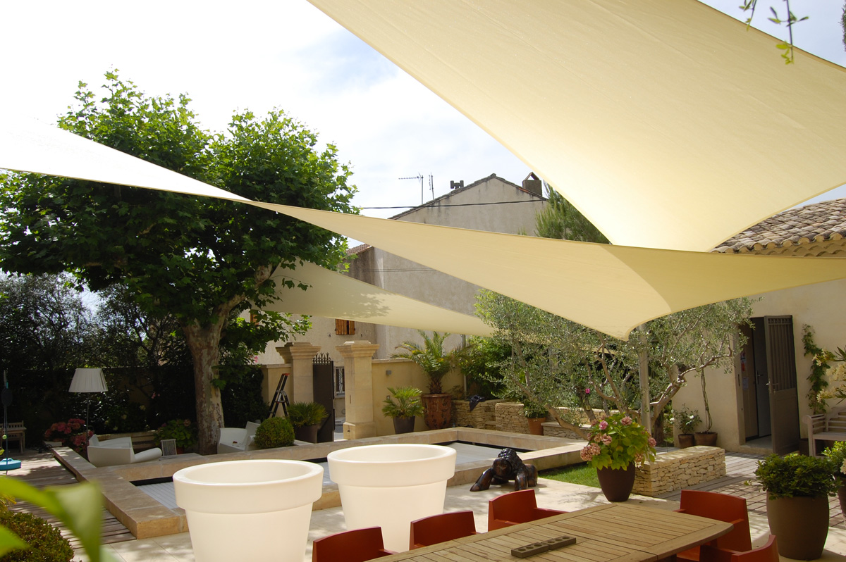Surface ombragée: 42m2, Textile: HDPE, Lieu: France