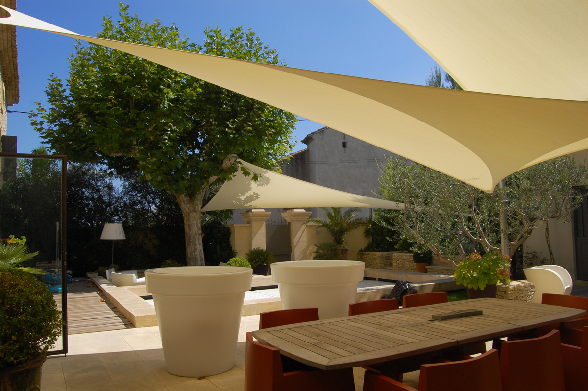 Surface ombragée: 42m2, Textile: HDPE, Lieu: France