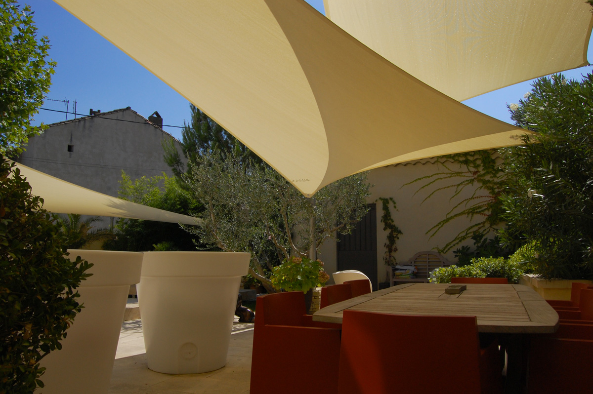 Surface ombragée: 42m2, Textile: HDPE, Lieu: France