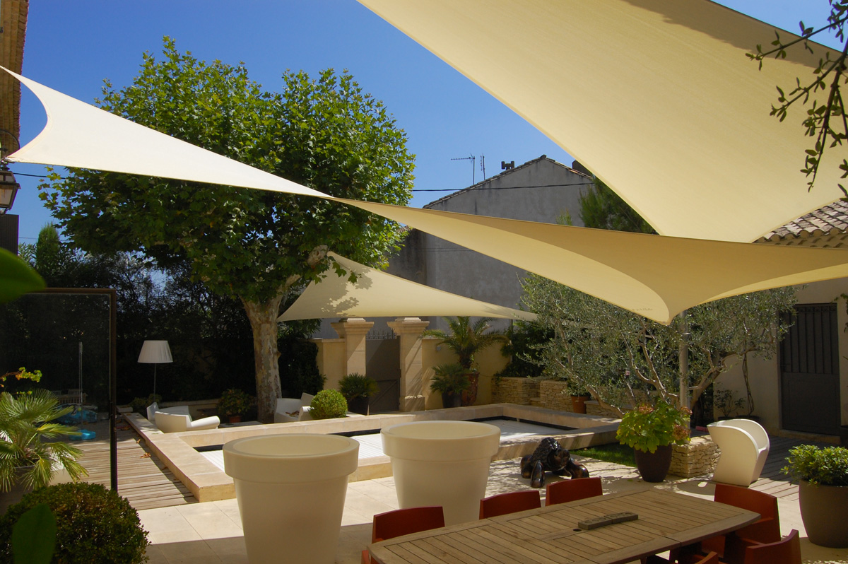 Surface ombragée: 42m2, Textile: HDPE, Lieu: France
