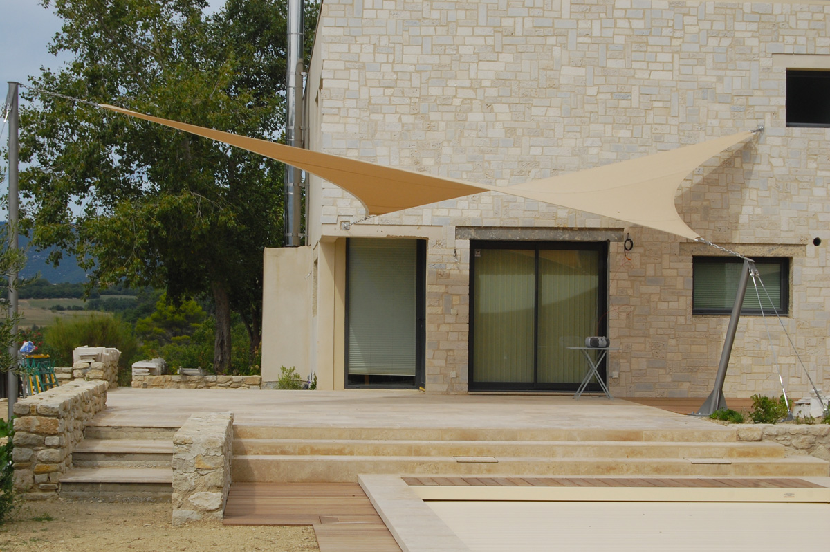 Surface ombragée: 25m2, Textile: HDPE, Lieu: Vaucluse